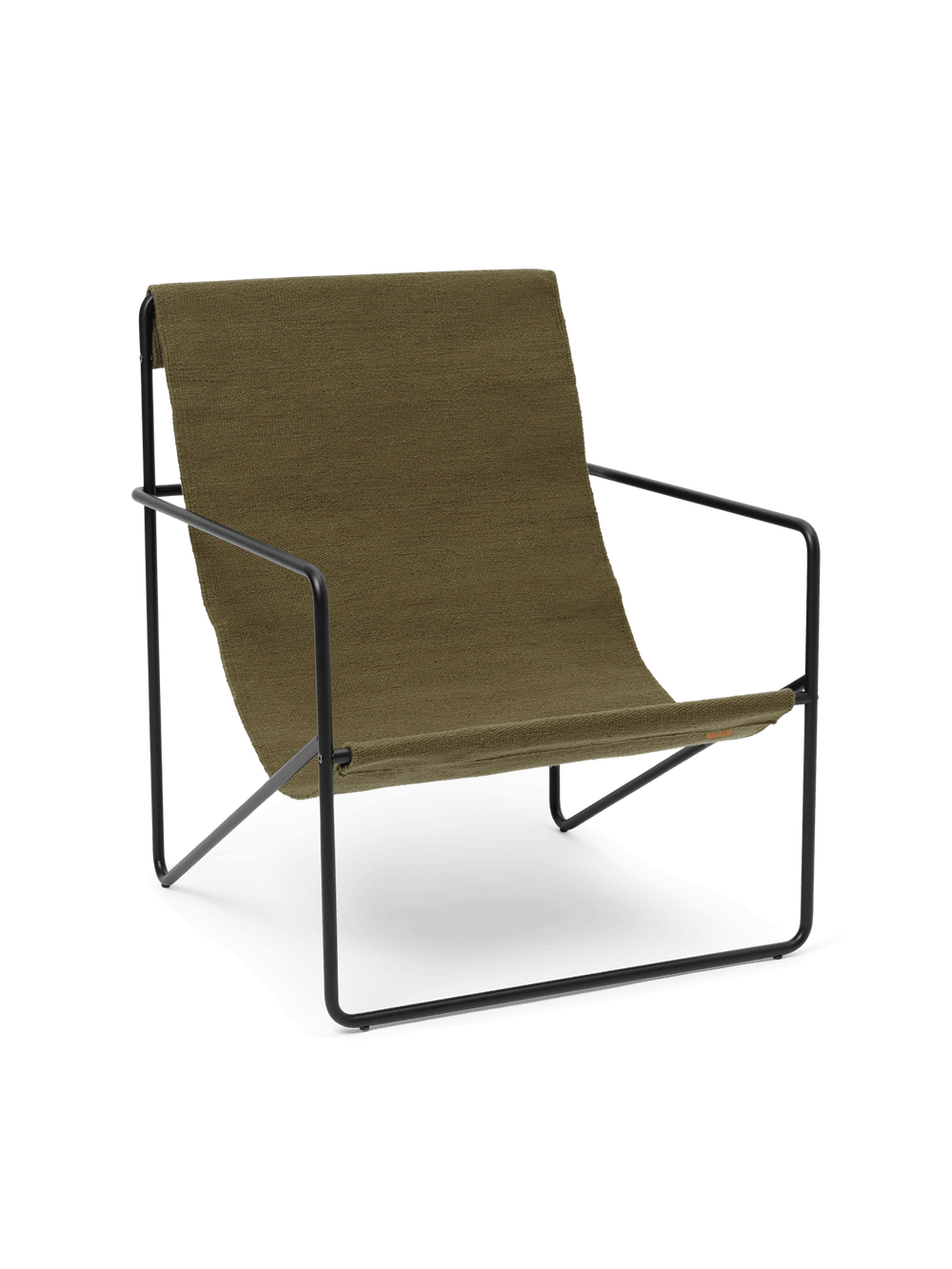 Desert Lounge Chair i sort med olivengrøn vævet sæde, set fra en vinkel
