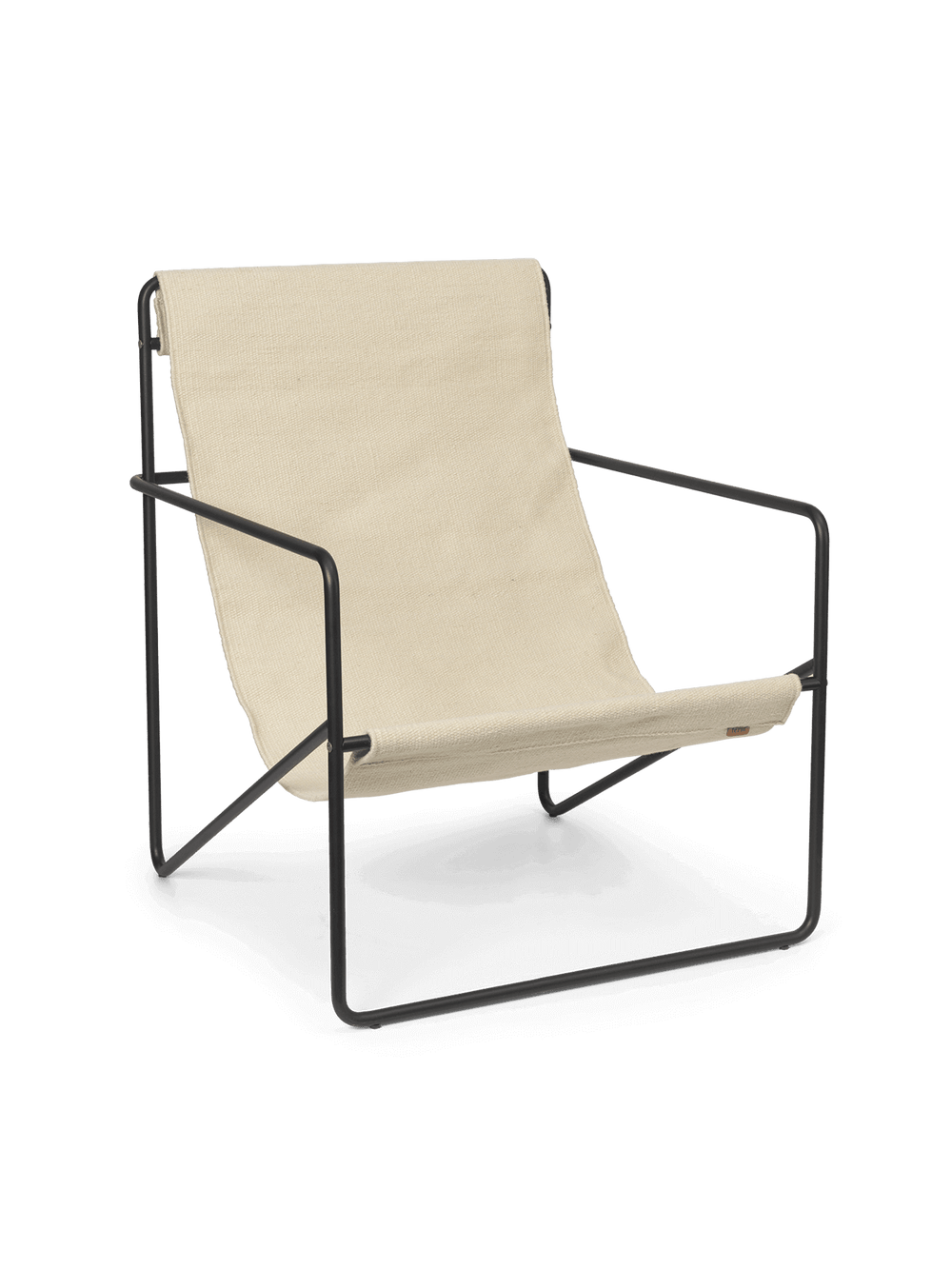 Desert Lounge Chair i sort med cloud slyngesæde, set fra en vinkel