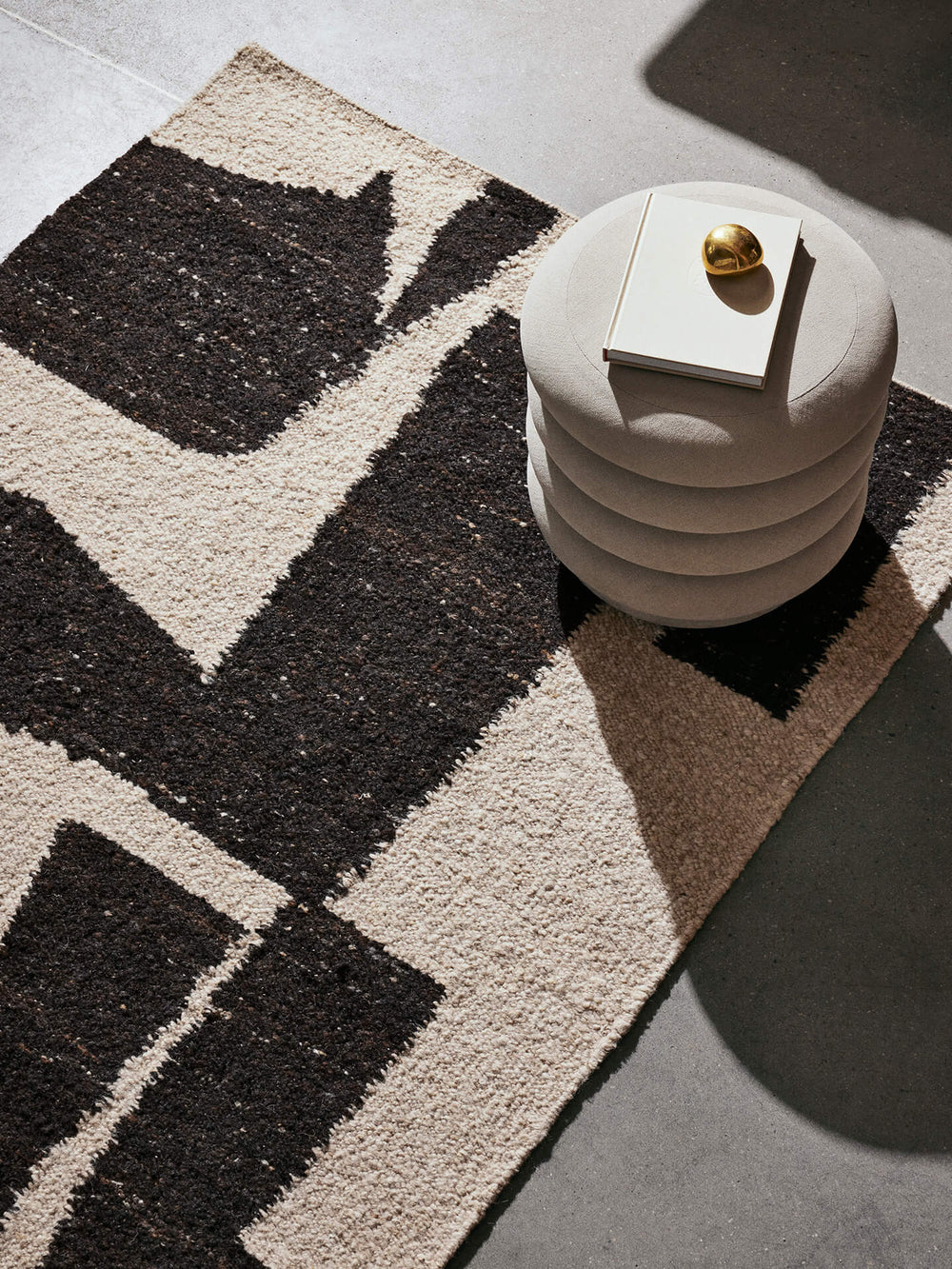 Piece Rug - Off-White/Coffee