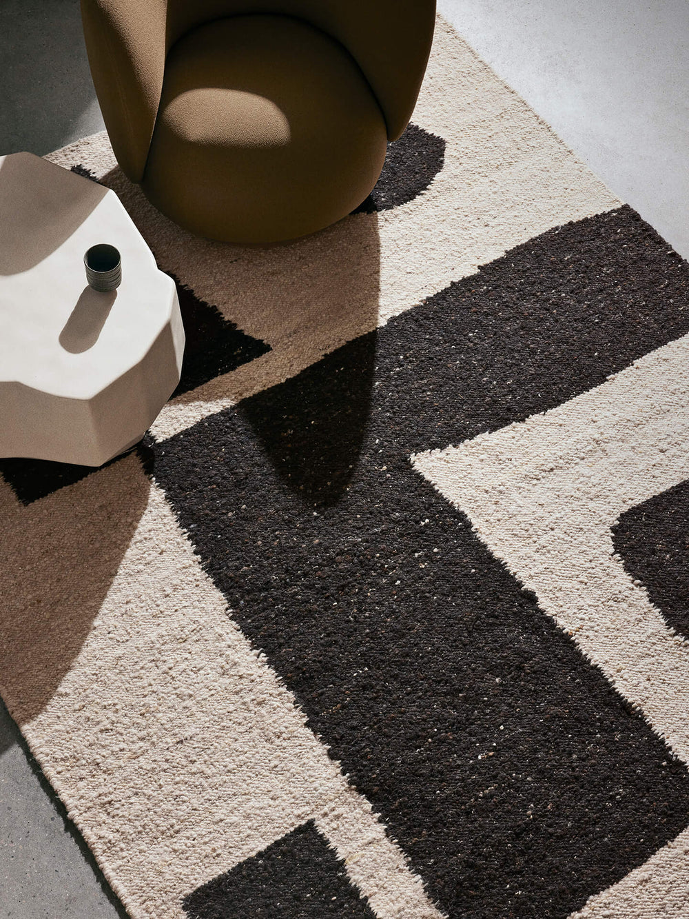 Piece Rug - Off-White/Coffee
