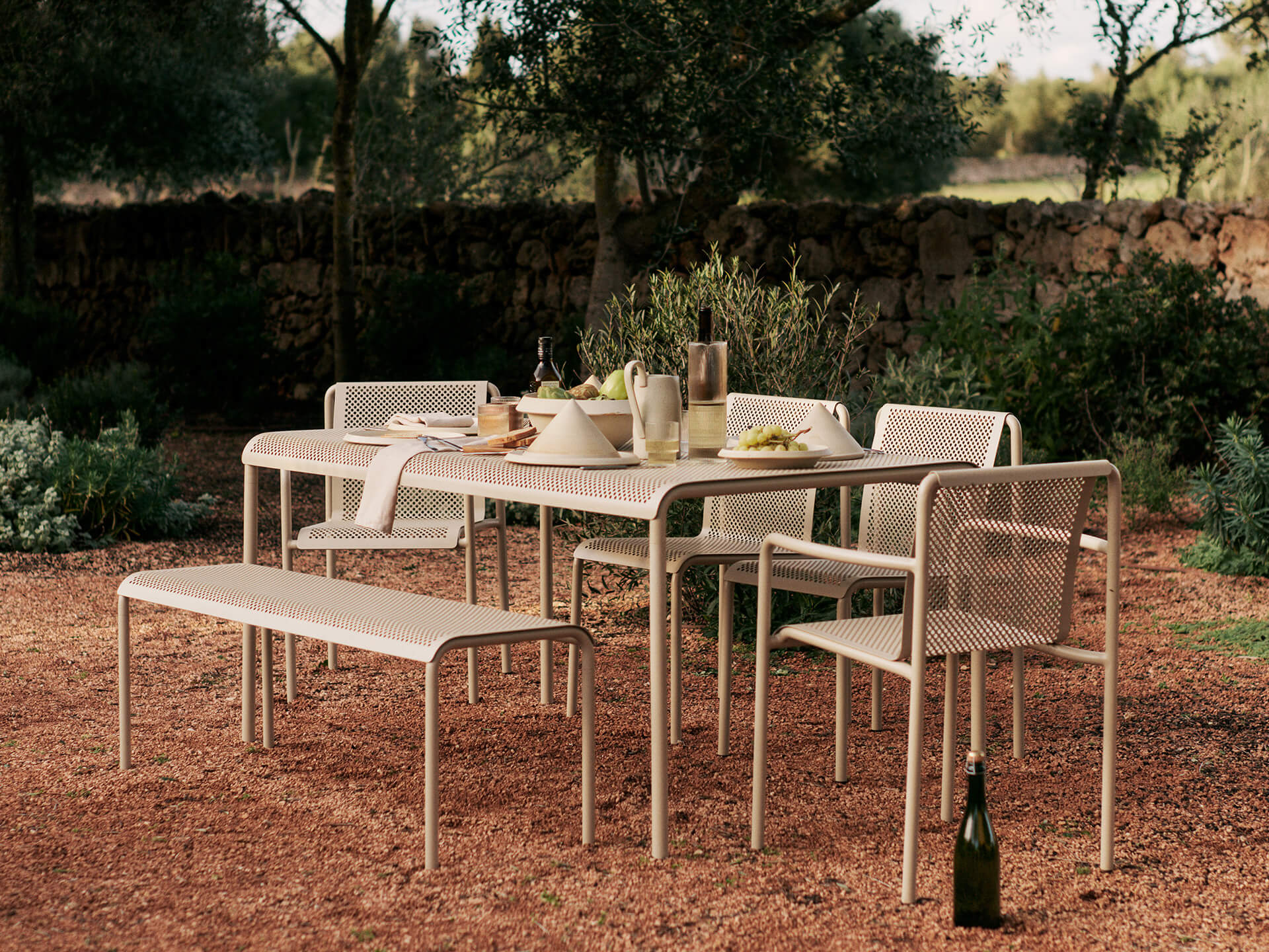 Dapple Spisebord - 160 x 90 cm - Beige – Ferm Living